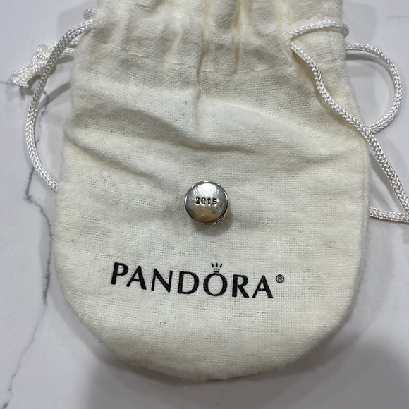 Pandora snow globe charm - Picture 3 of 5